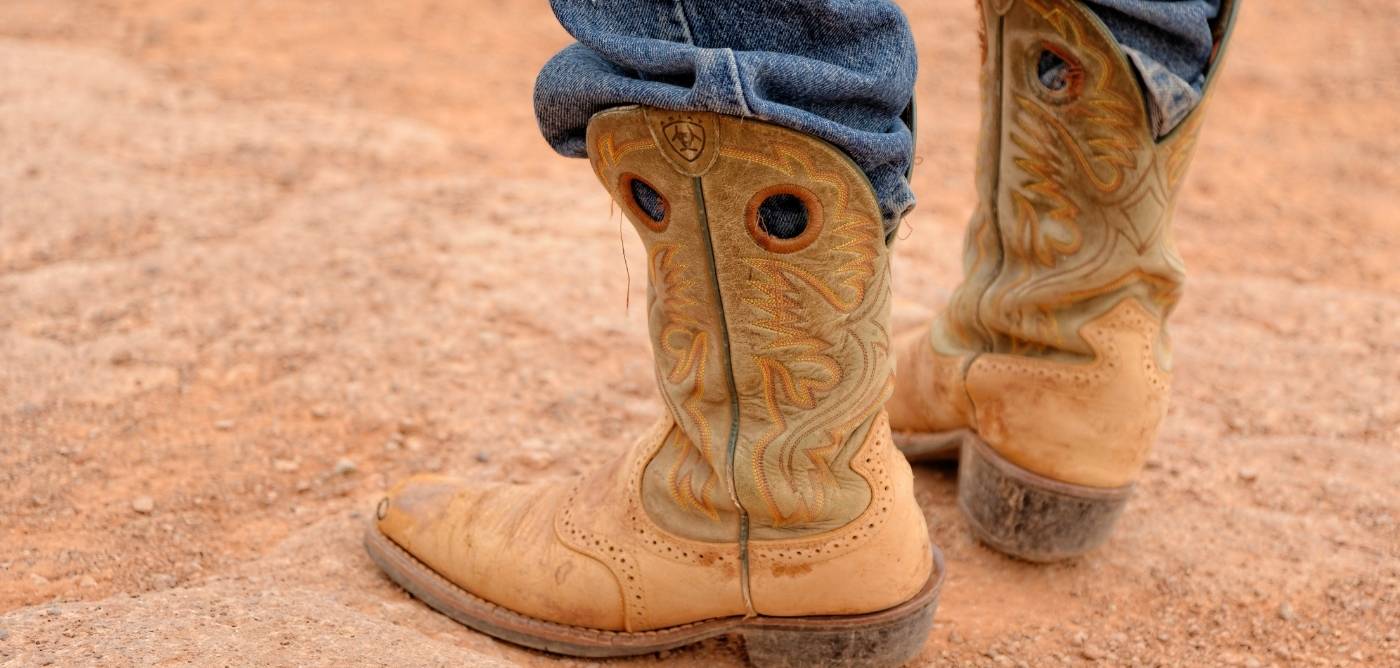 How to Wear Cowboy Boots: 15 Steps (with Pictures) - wikiHow